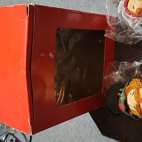 Christmas TREES decoration by innovation made taiwan singer figure canada Noël - Picture 5 of 13